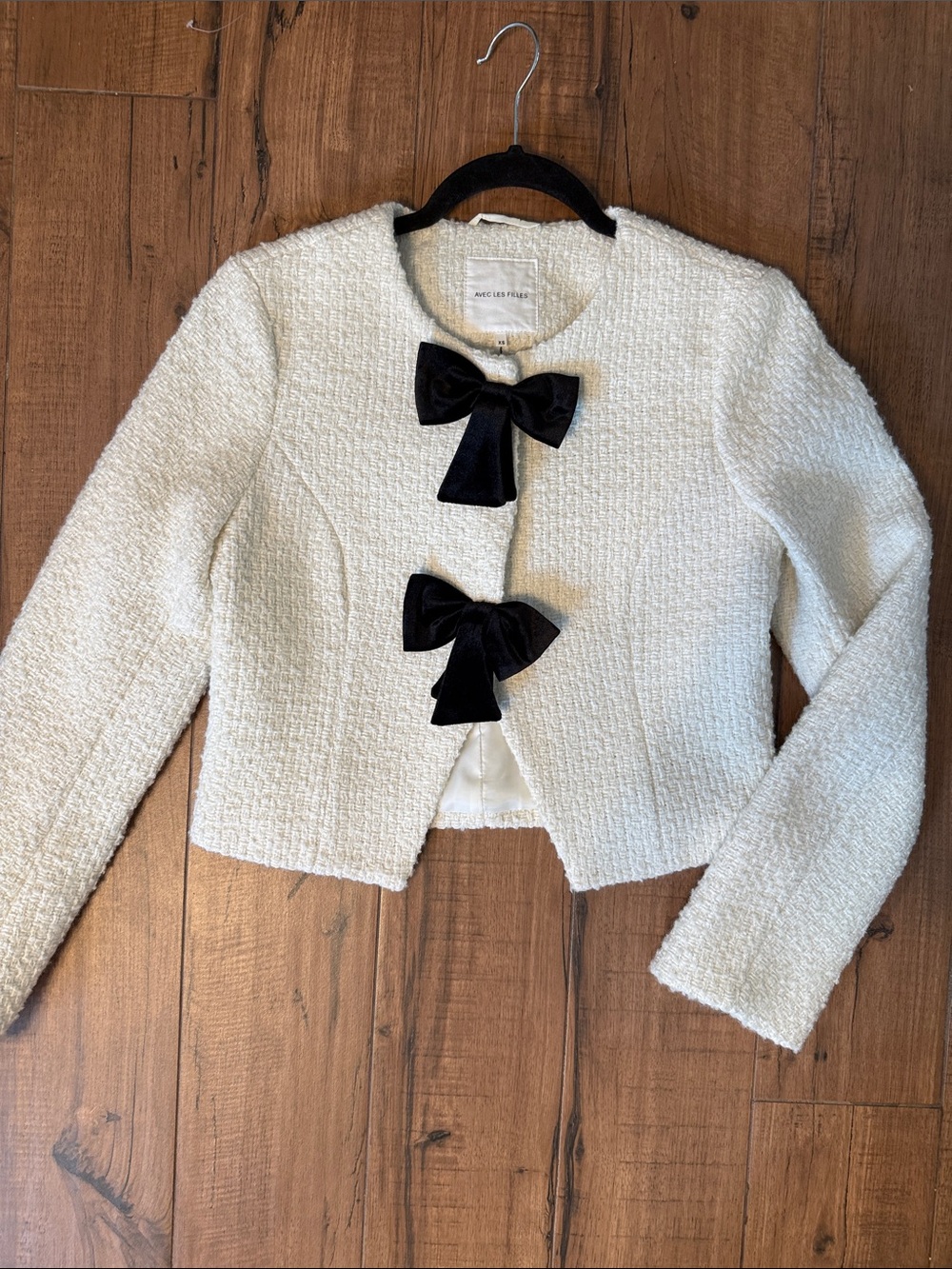 NWT Avec Les Filles Cream Bouclé Cropped Jacket with Black Velvet Bows XS